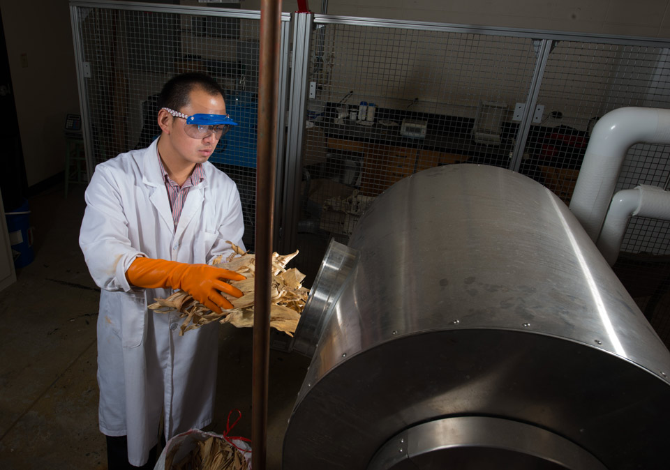 Student working in Splinter lab